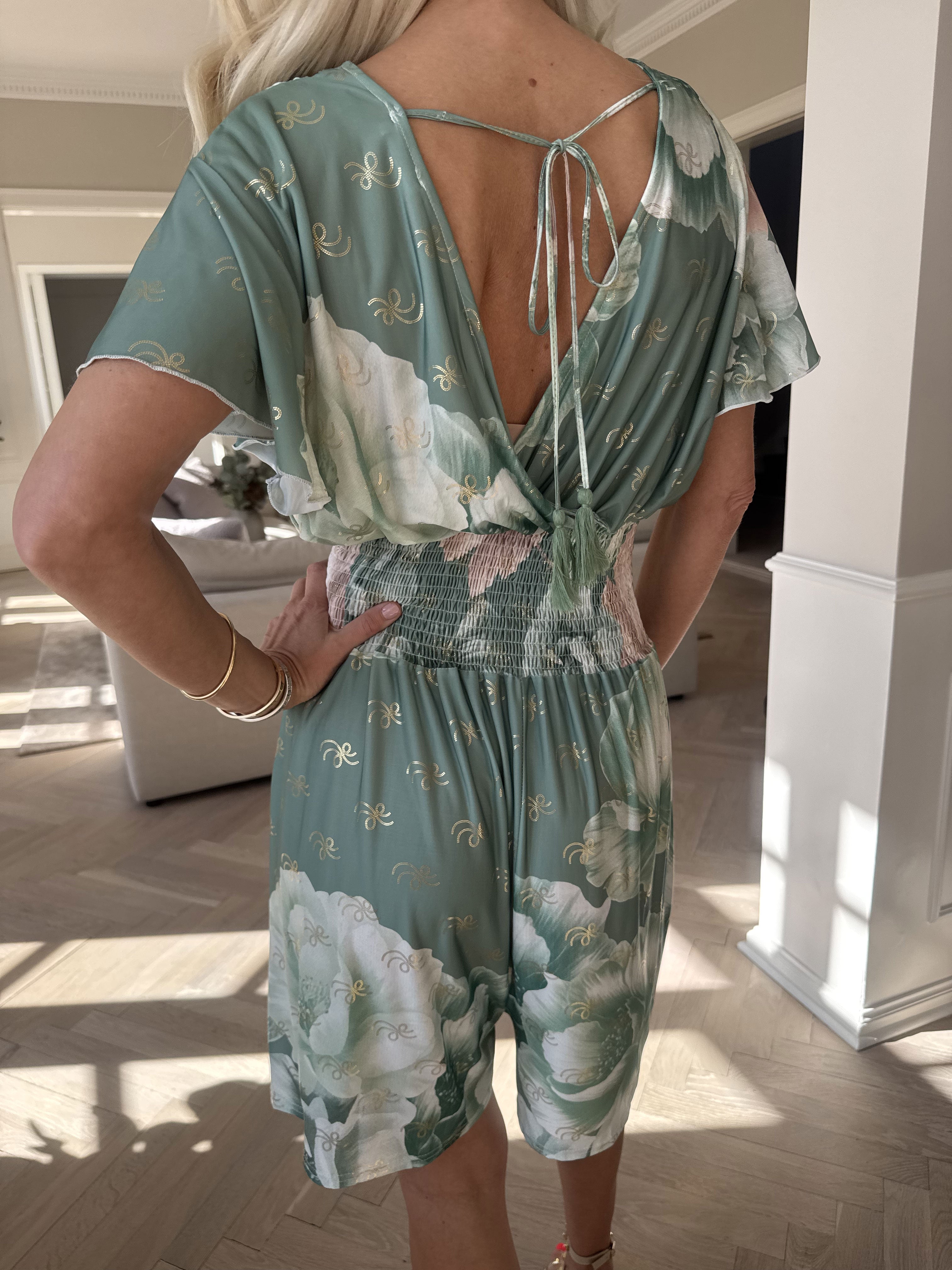 Pams Peony Playsuit - Elastisk buksedragt med blomstermotiv